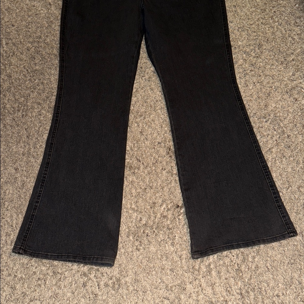 🖤NWOT LEVI STRAUSS SIGNATURE BLACK HERITAGE HIGH-RISE FLARE SIZE 16🖤 - Picture 4 of 13